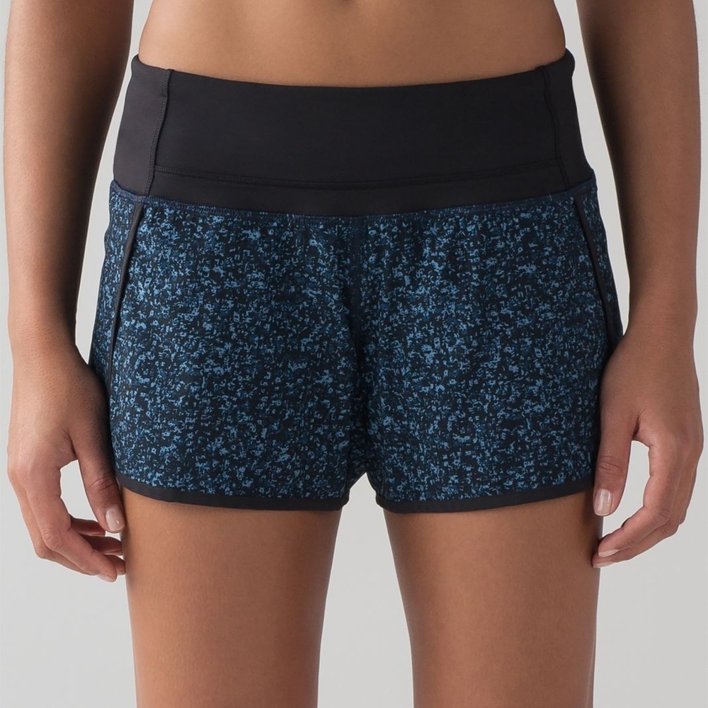 Lululemon Run Time Shorts 4" Size 10 Daisy Dust Illuminating Black